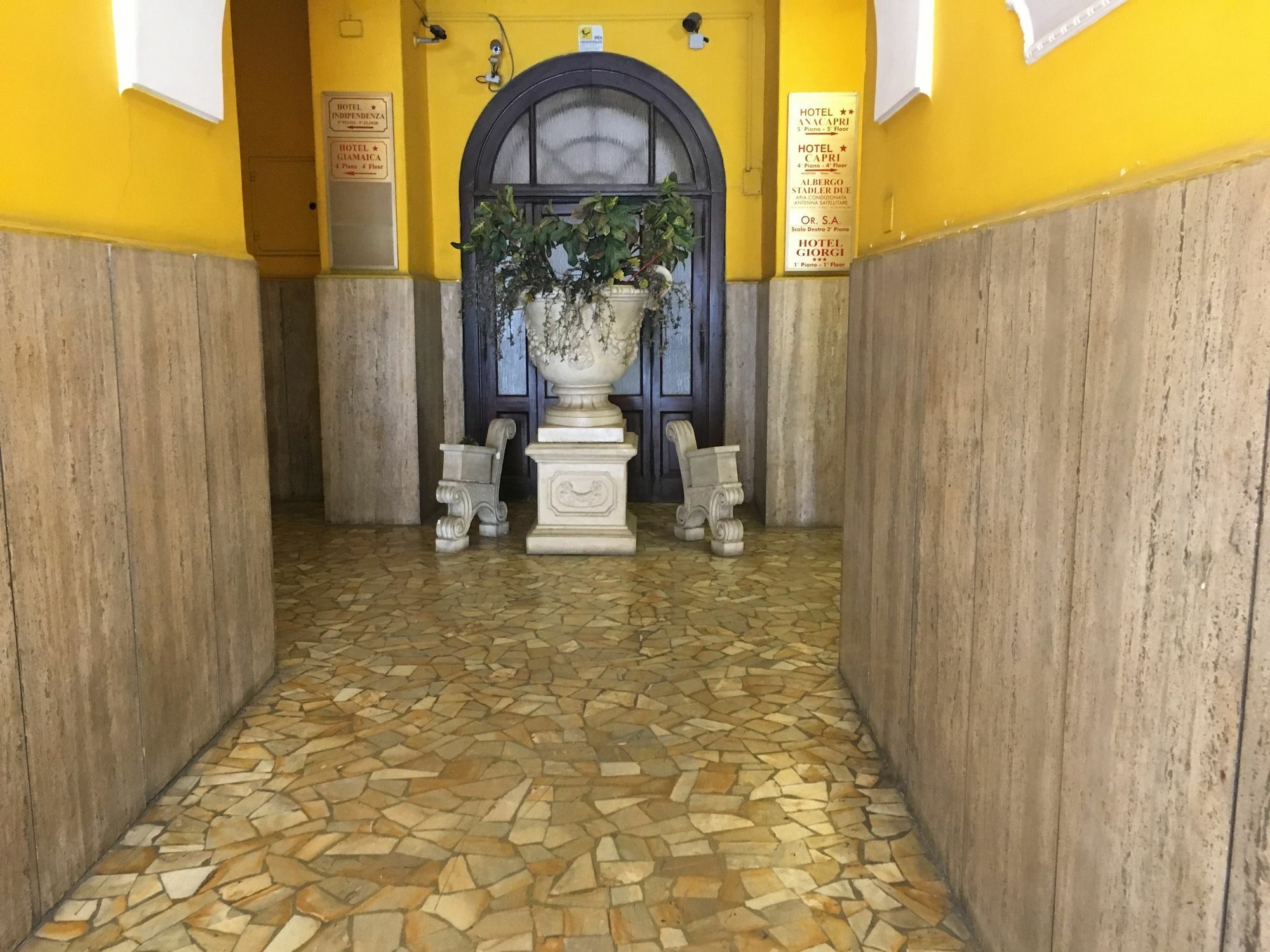 Best Location In روما المظهر الخارجي الصورة